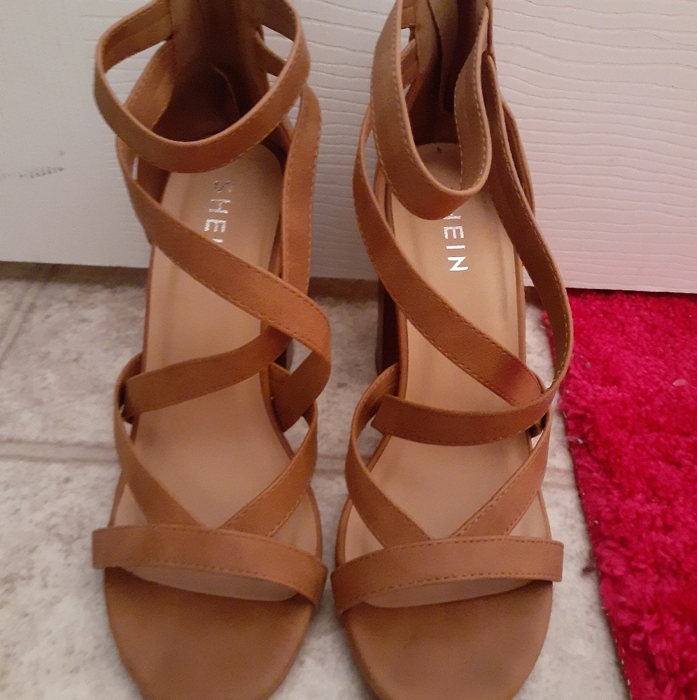 Criss Cross Strappy Open Toe Chunky Heel TAN